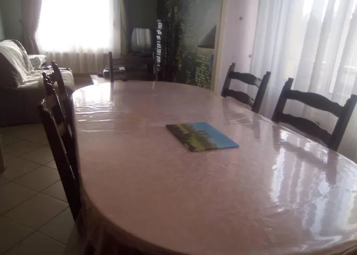 Апартаменты T2 Lumineux Chu Stade Gaston Gerard 2 Nuits Minimum *